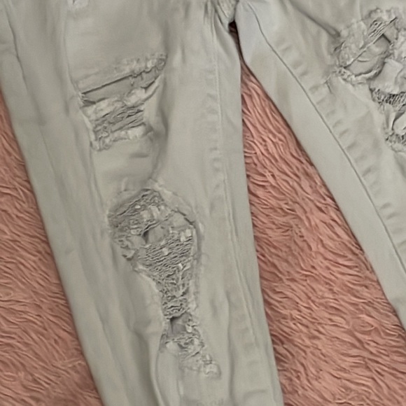 AMERICAN EAGLE OUTFITTERS - Size 0 - High Rise Jegging Crop - Distressed - Picture 2 of 14